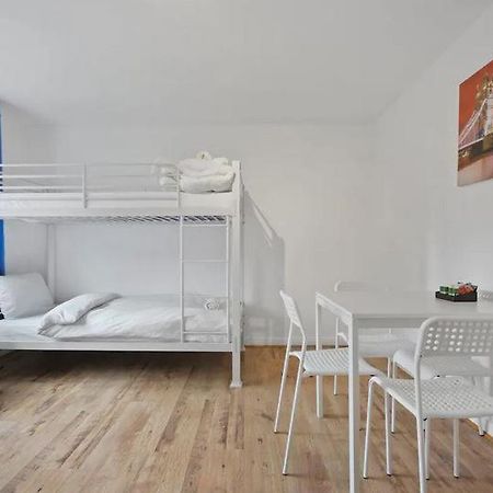 Aplacetostay Central London Apartment, Zone 1 Car Exterior photo